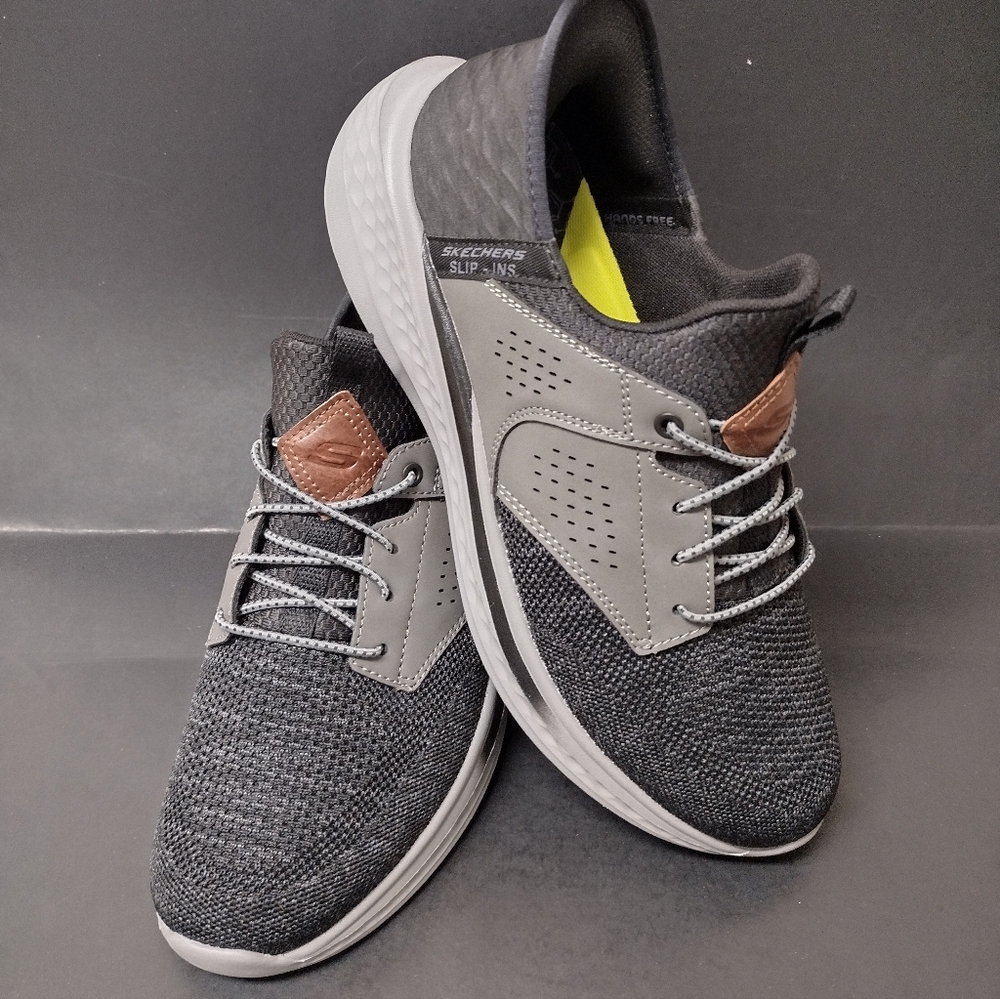 NEW - SKECHERS , SLIP - INS ,AIR- COOLED MEMORY FOAM MEN'S SHOES SIZE : 9.5